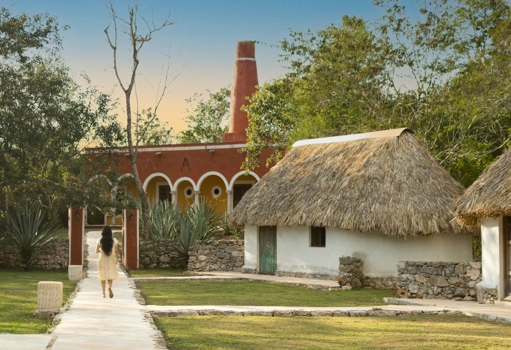 Hotel Hacienda Ticum 7/77