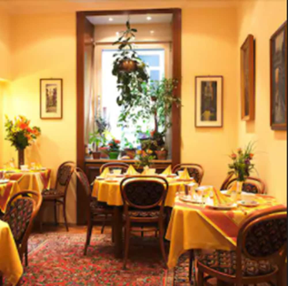 Hotel Hauser 29/50
