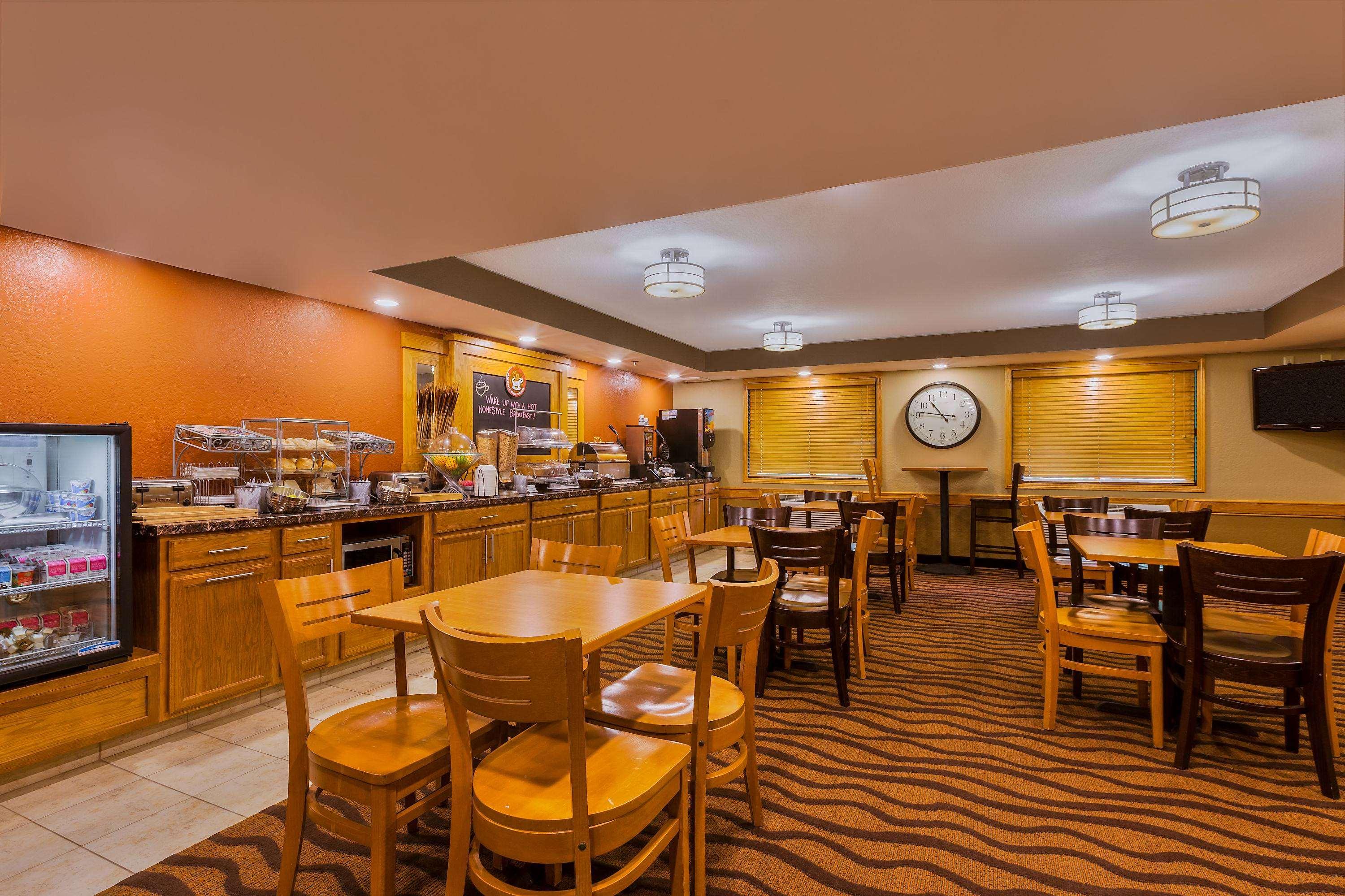 AmericInn by Wyndham Algona 28/30