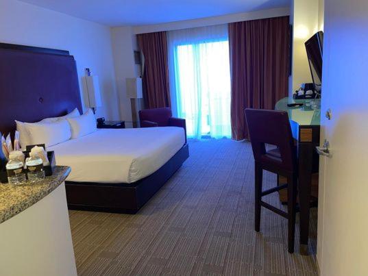 Room, King Bed, Royal Tower, Smoking