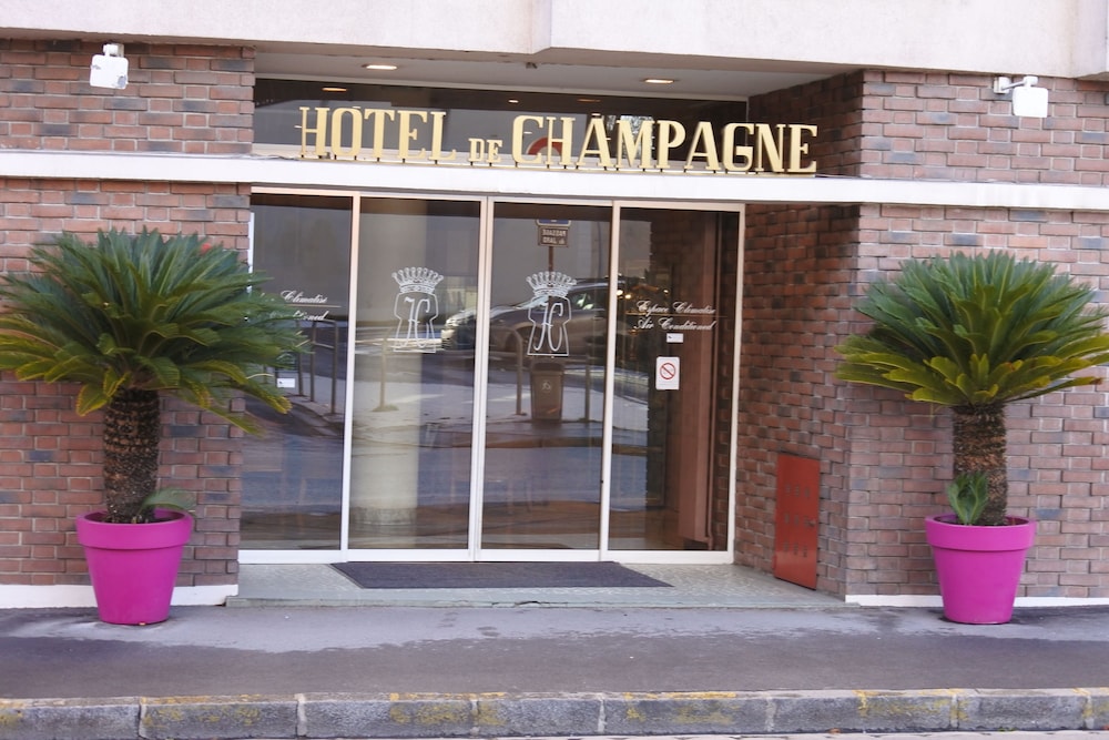 Hotel de Champagne 3/71