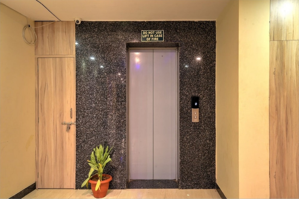 Airport Hotel Mahal 45/50