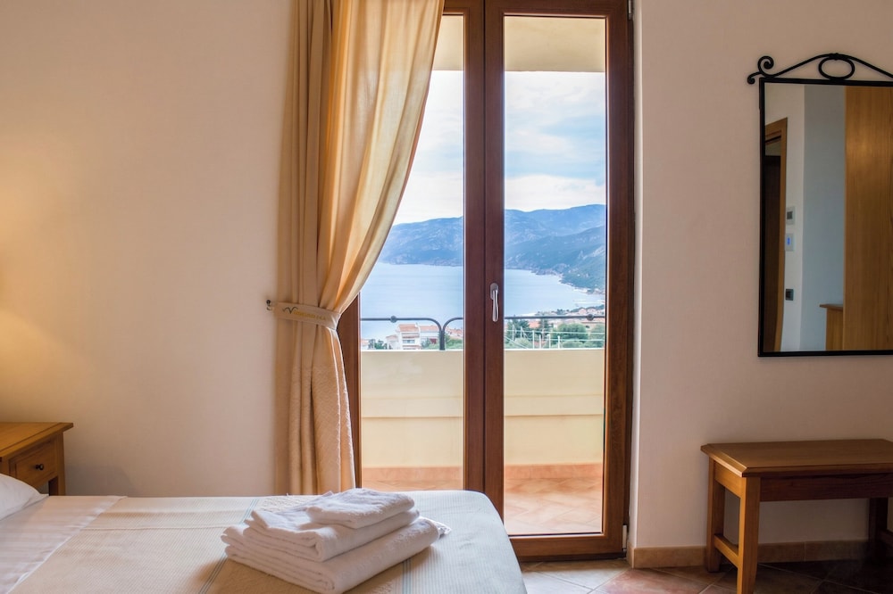 Superior, Double Bed, Sea View