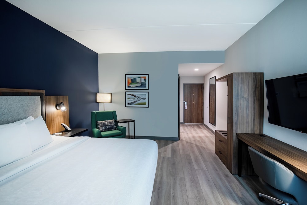 La Quinta Inn & Suites by Wyndham Chattanooga Downtown/South 24/61