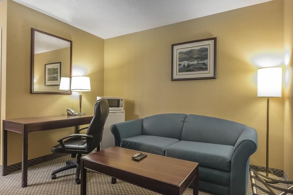 Jolly Roger Inn & Resort 39/50