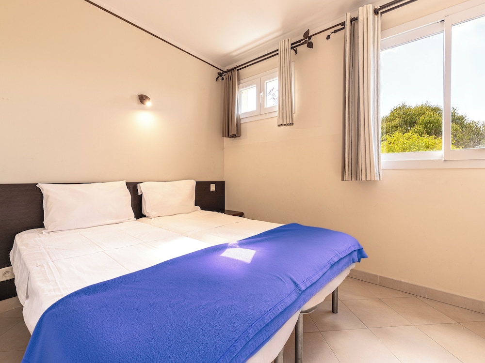 2 ROOMS, HOUSE