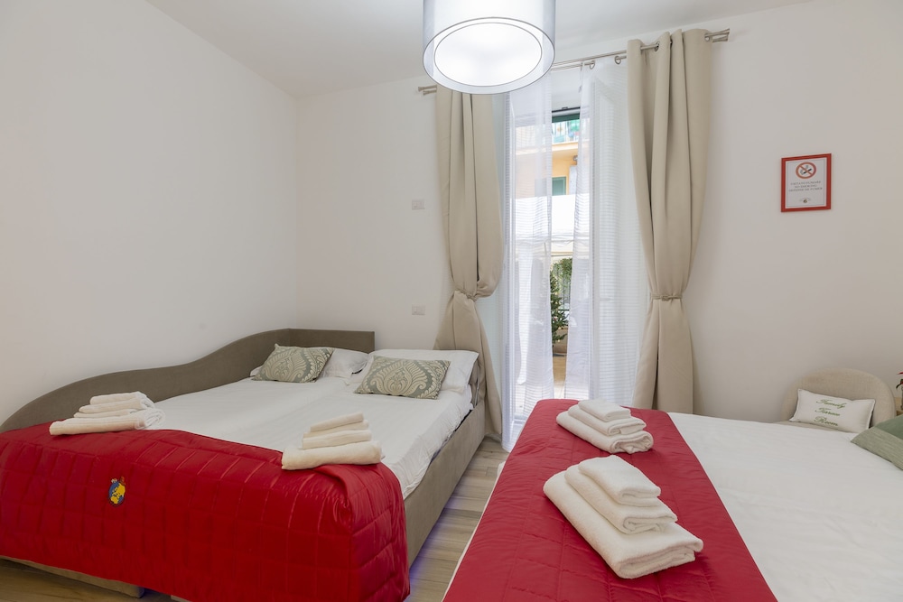 Flatinrome Deluxe Rooms 14/50