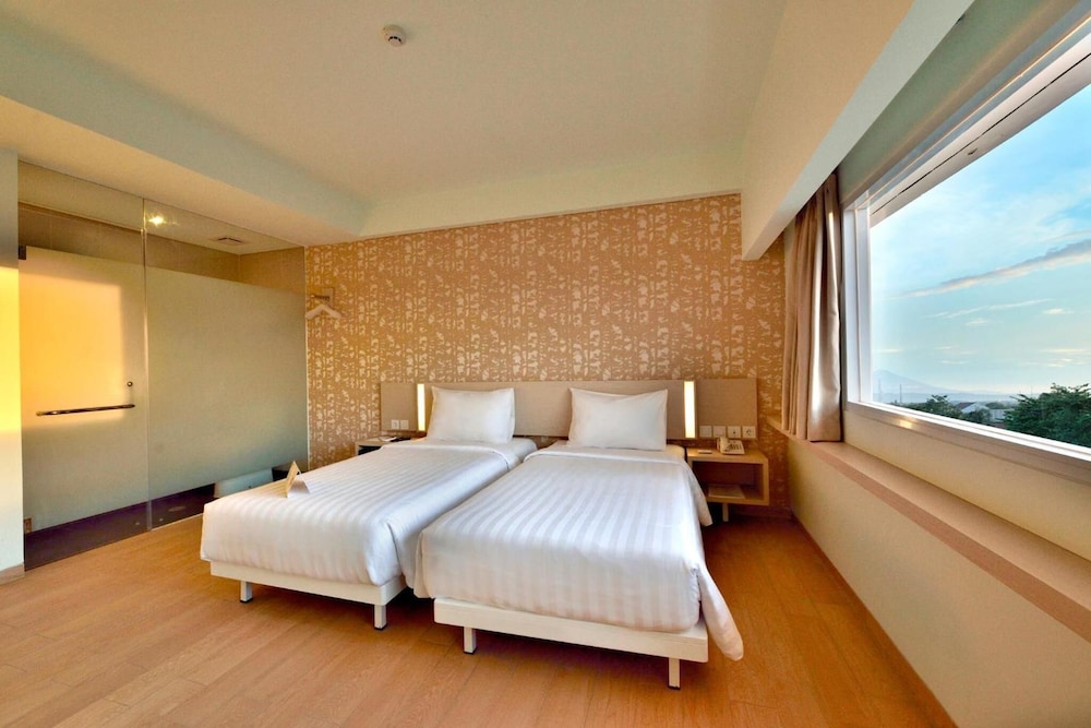 Whiz Hotel Sudirman Cilacap 19/60