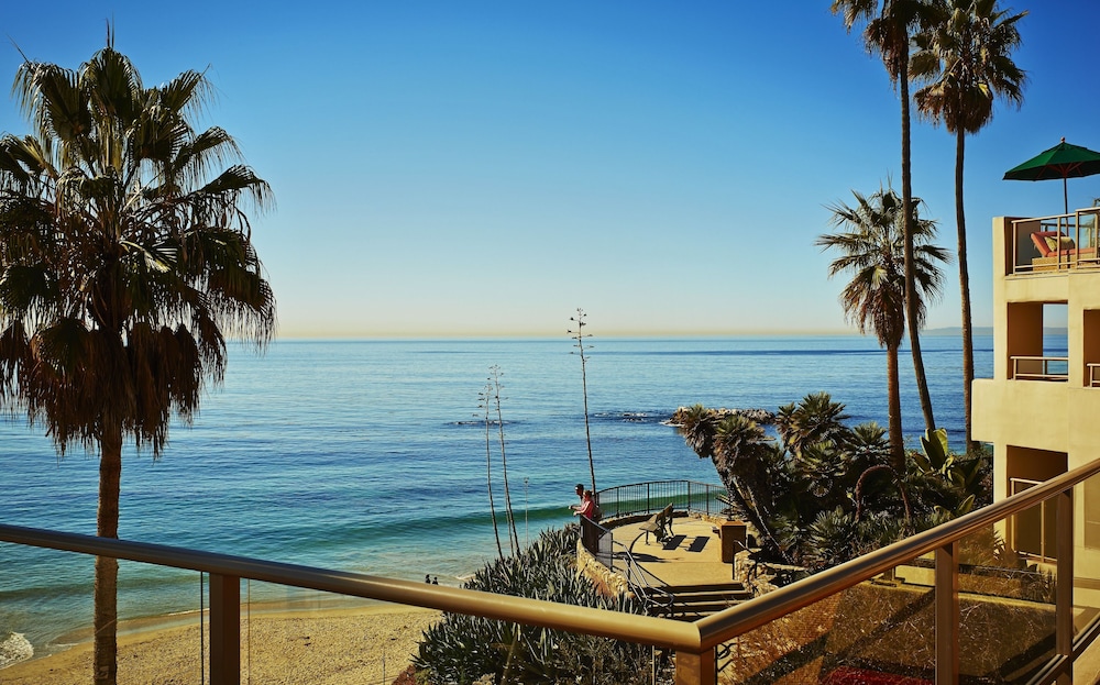 Casa Loma Beach Hotel 34/57