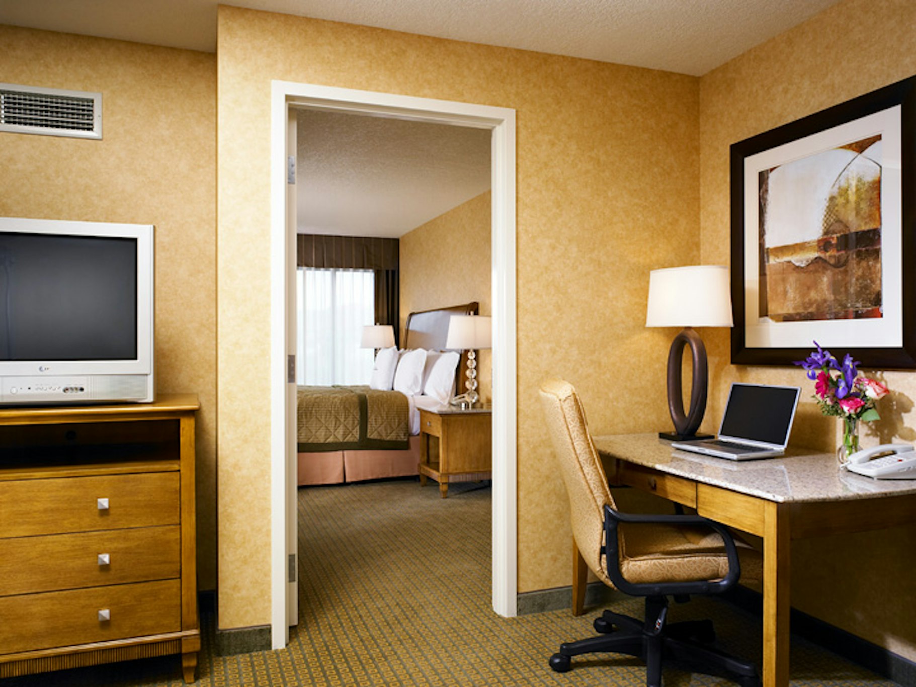 DoubleTree Suites by Hilton Hotel Anaheim Resort - Convention Center 52/56