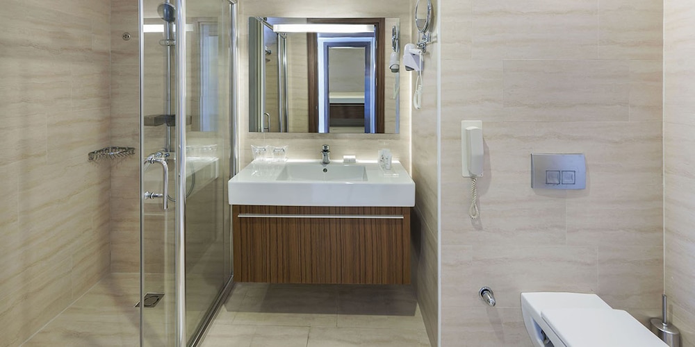 Noah's Ark Deluxe Hotel and SPA 49/50