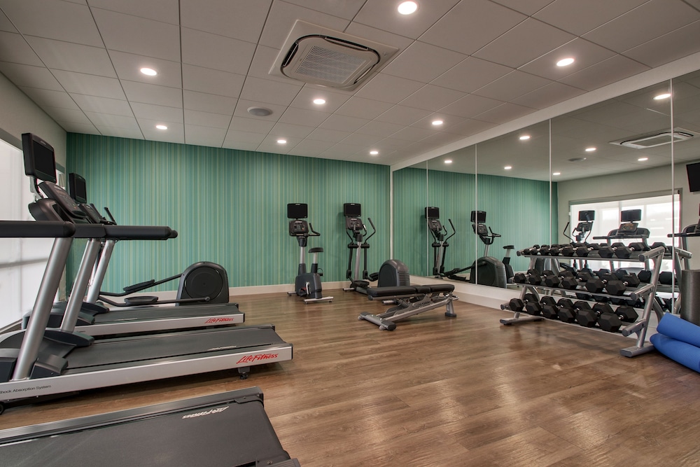 Holiday Inn Express Suites Mount Vernon 37/57