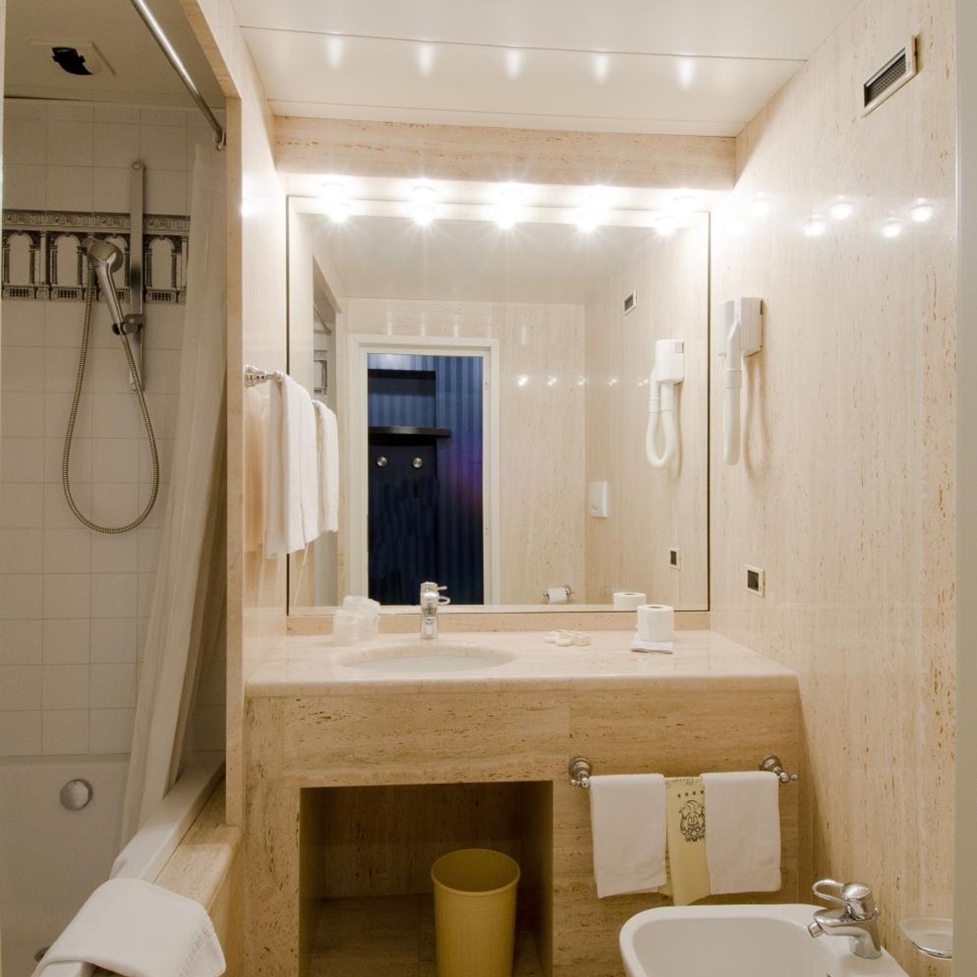 غرفة عائلية، Grande Albergo Roma 5/7