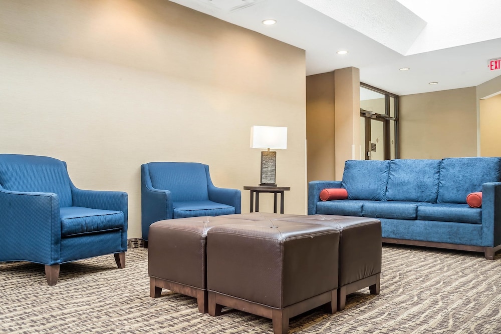 Comfort Inn The Pointe Niagara Falls, NY 30/47