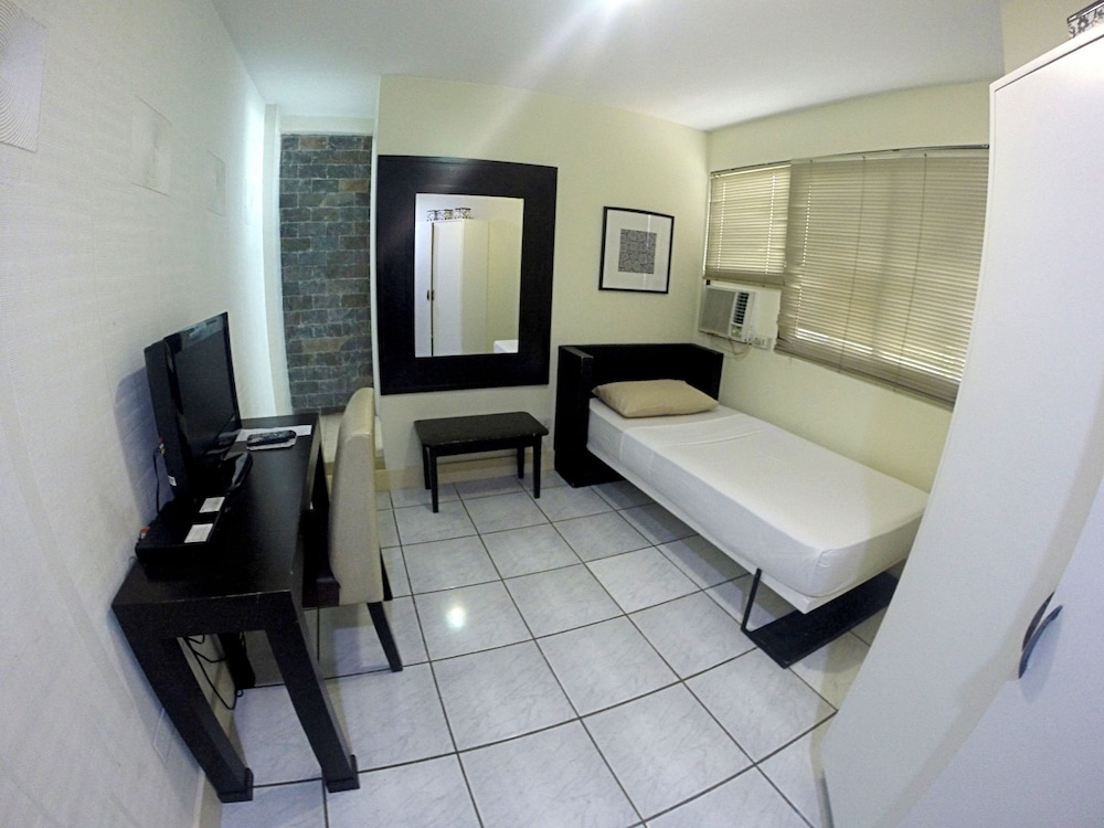 Urban Inn Iloilo 17/65