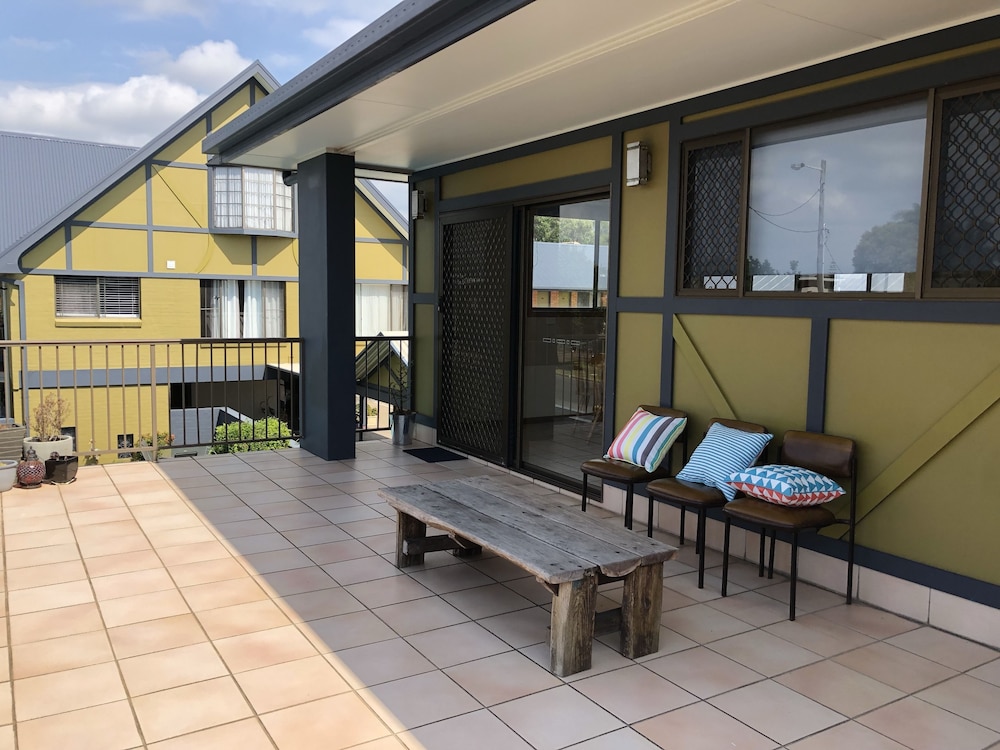 Coastal Bay Motel 33/66