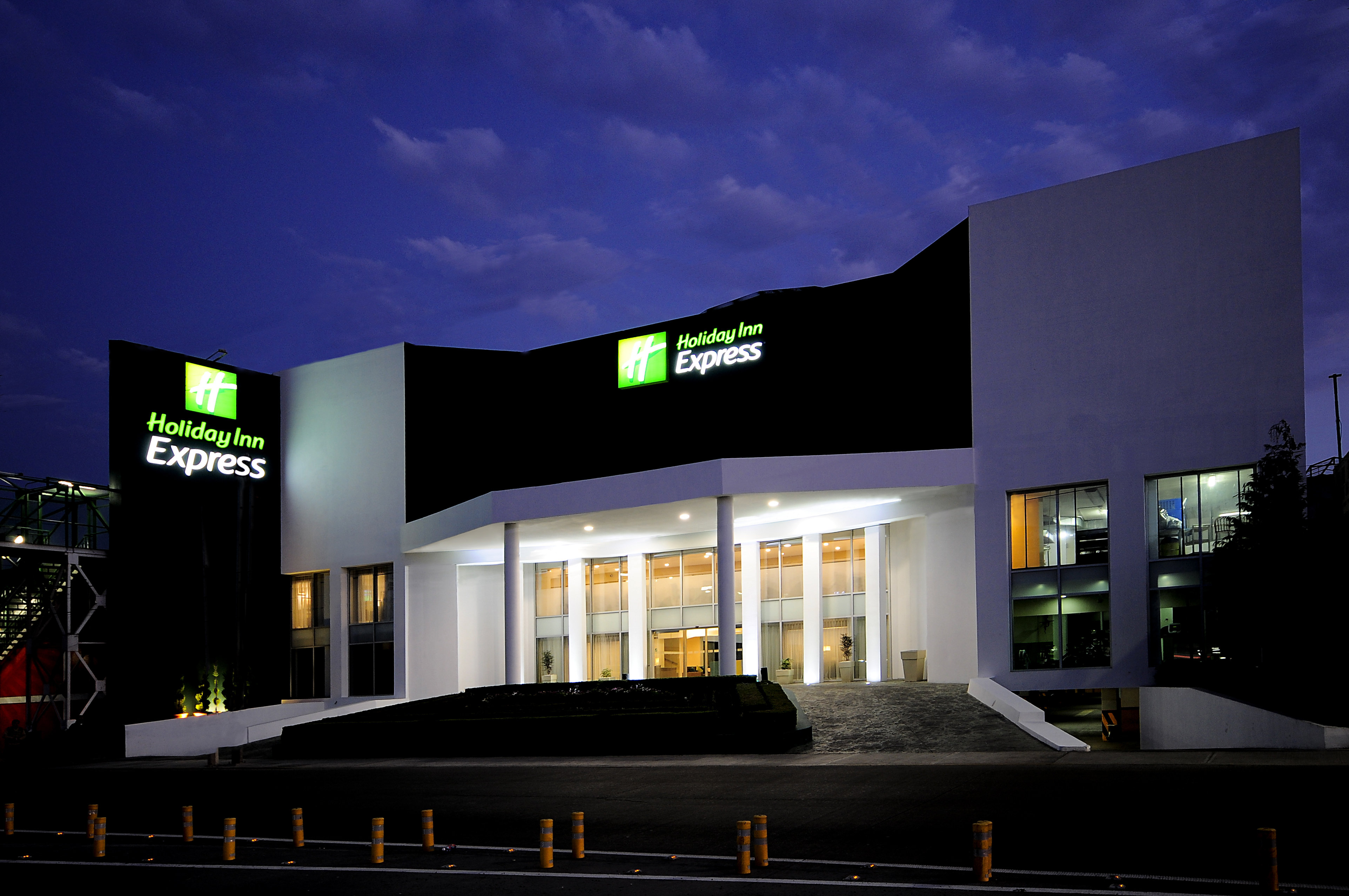 Holiday Inn Express Toluca 2/48