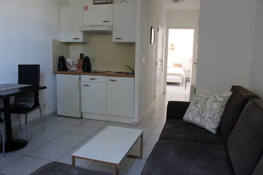 Kimi Residence 9/50