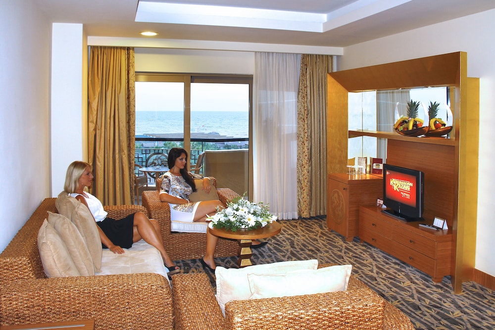Royal Dragon Hotel 26/50