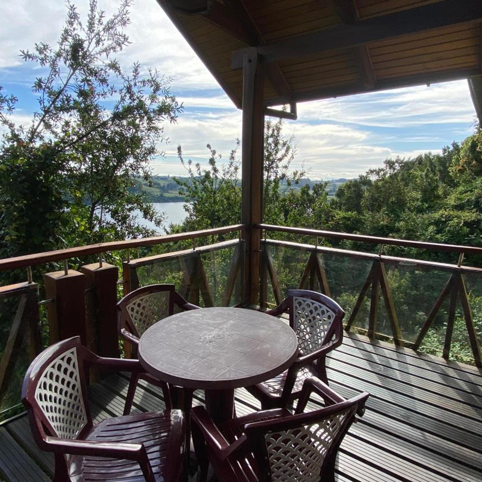 Hotel y Cabanas Punta Larga - Caja Los Andes 34/50