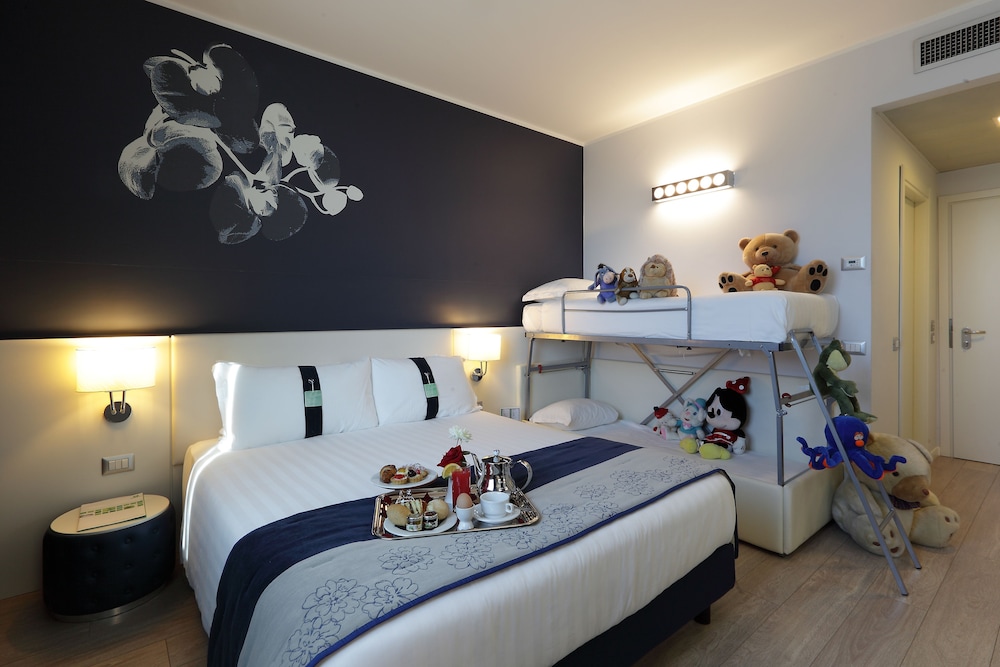 Holiday Inn Milan Nord Zara 30/66