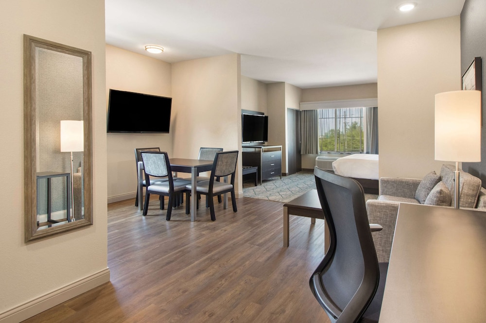 Comfort Inn & Suites Clarksville - Louisville North 53/69
