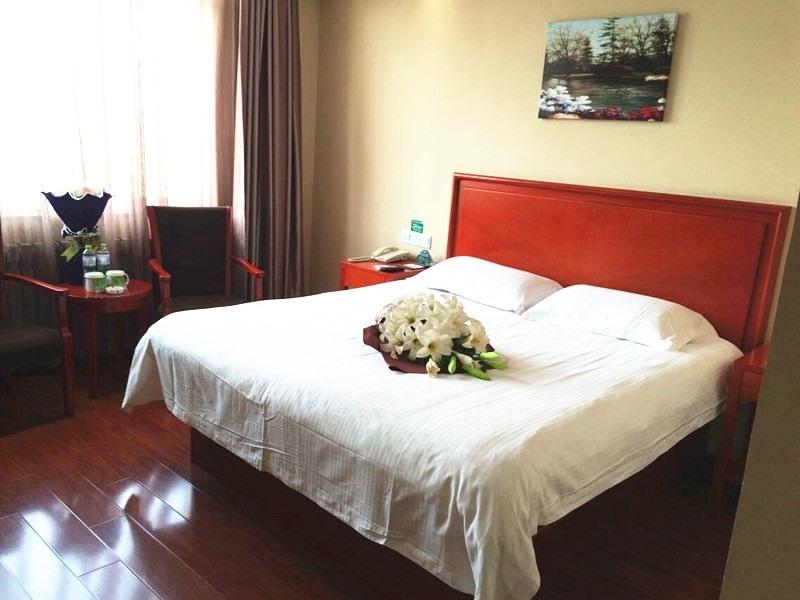 GreenTree Inn Shandong Jinan Suncun New District Express Hotel 6/18
