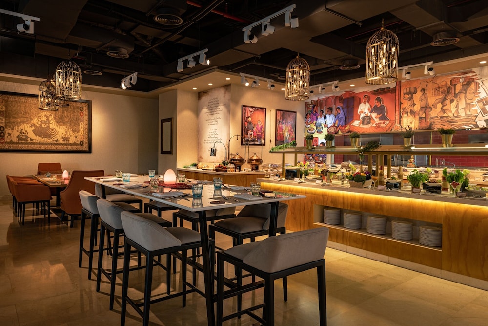 Four Points by Sheraton Production City Dubai 40/58