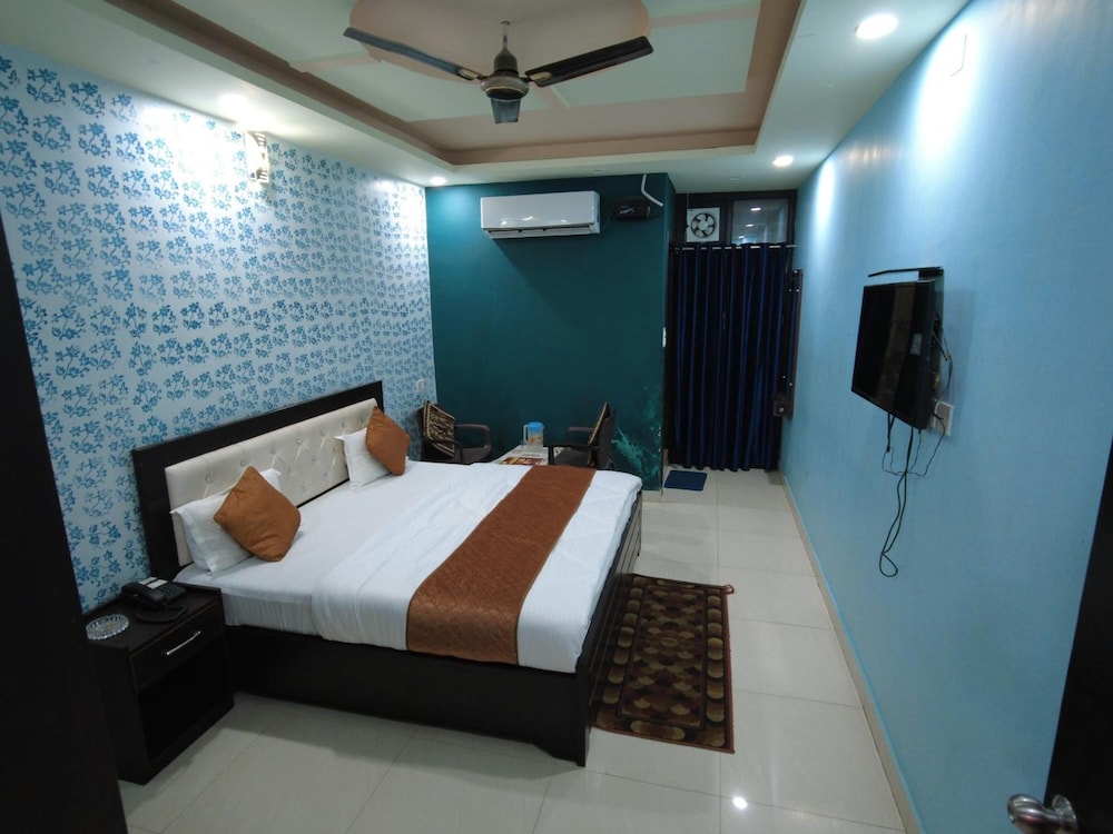 Hotel Devbhoomi Inn 18/40