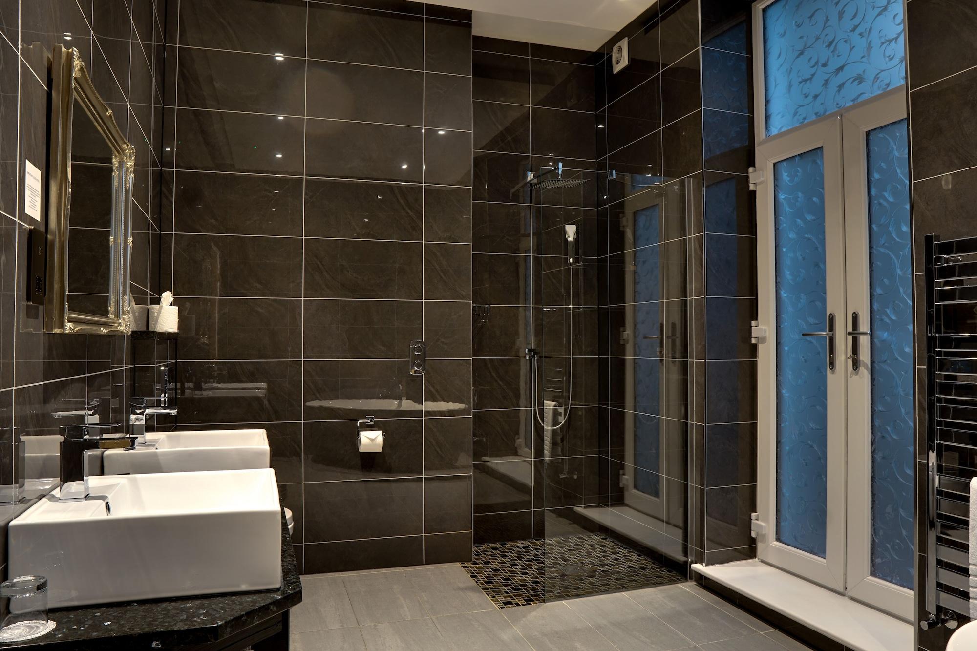 غرفة عائلية بإطلالة على الشاطئ بغرفة نوم واحدة، Halvard Hotel 2/3