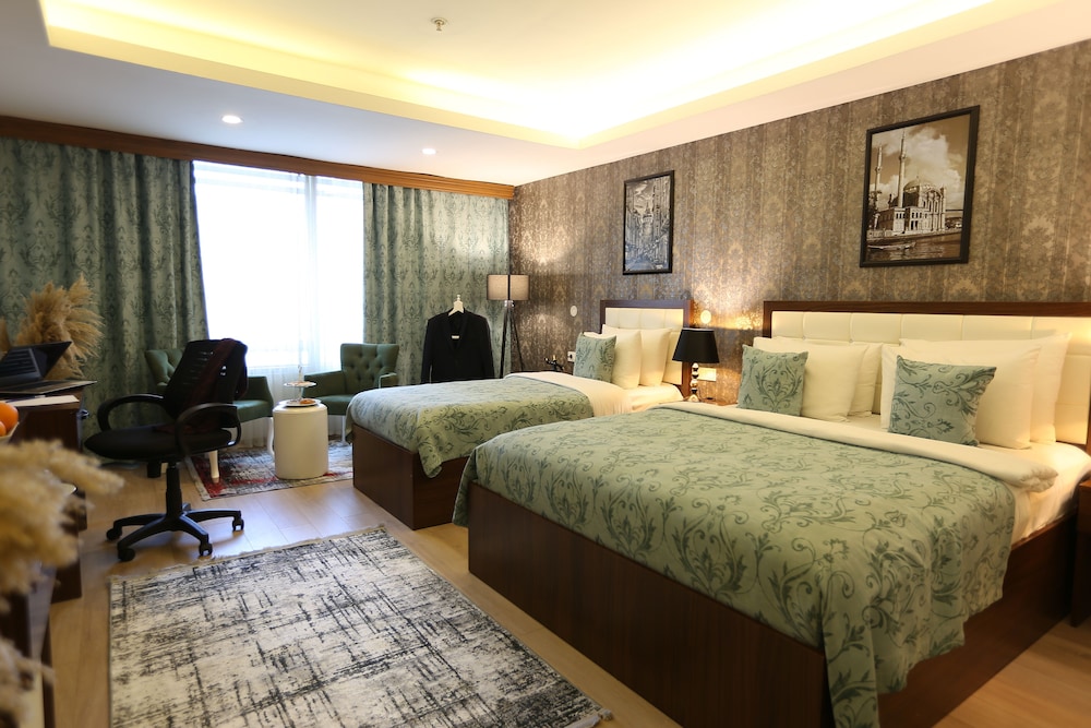 ROOM, TRIPLE