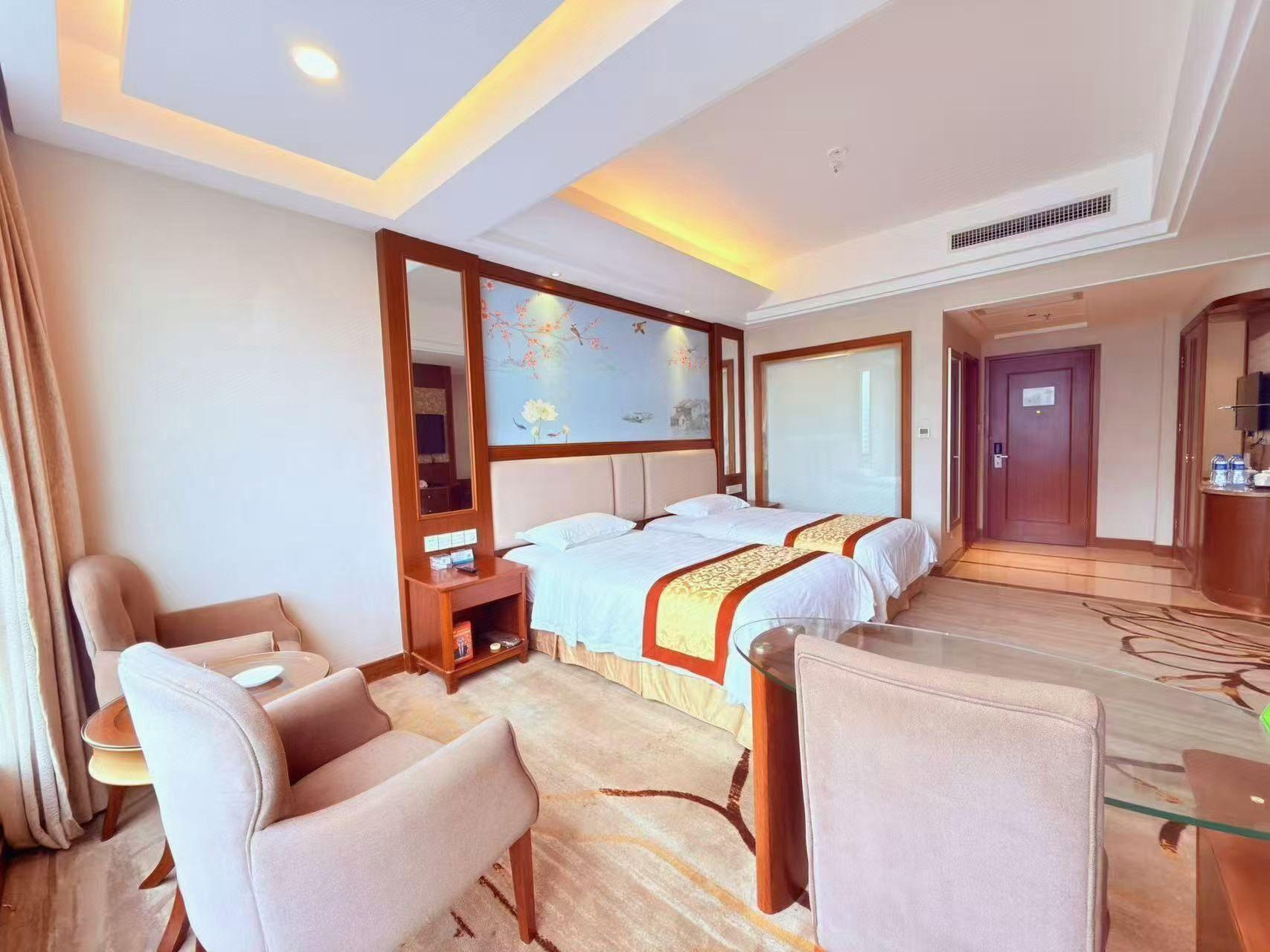 Golden Diamond Hotel 7/48