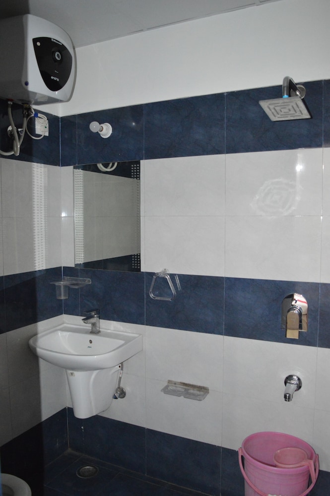 Hotel Thikana Palace 48/50