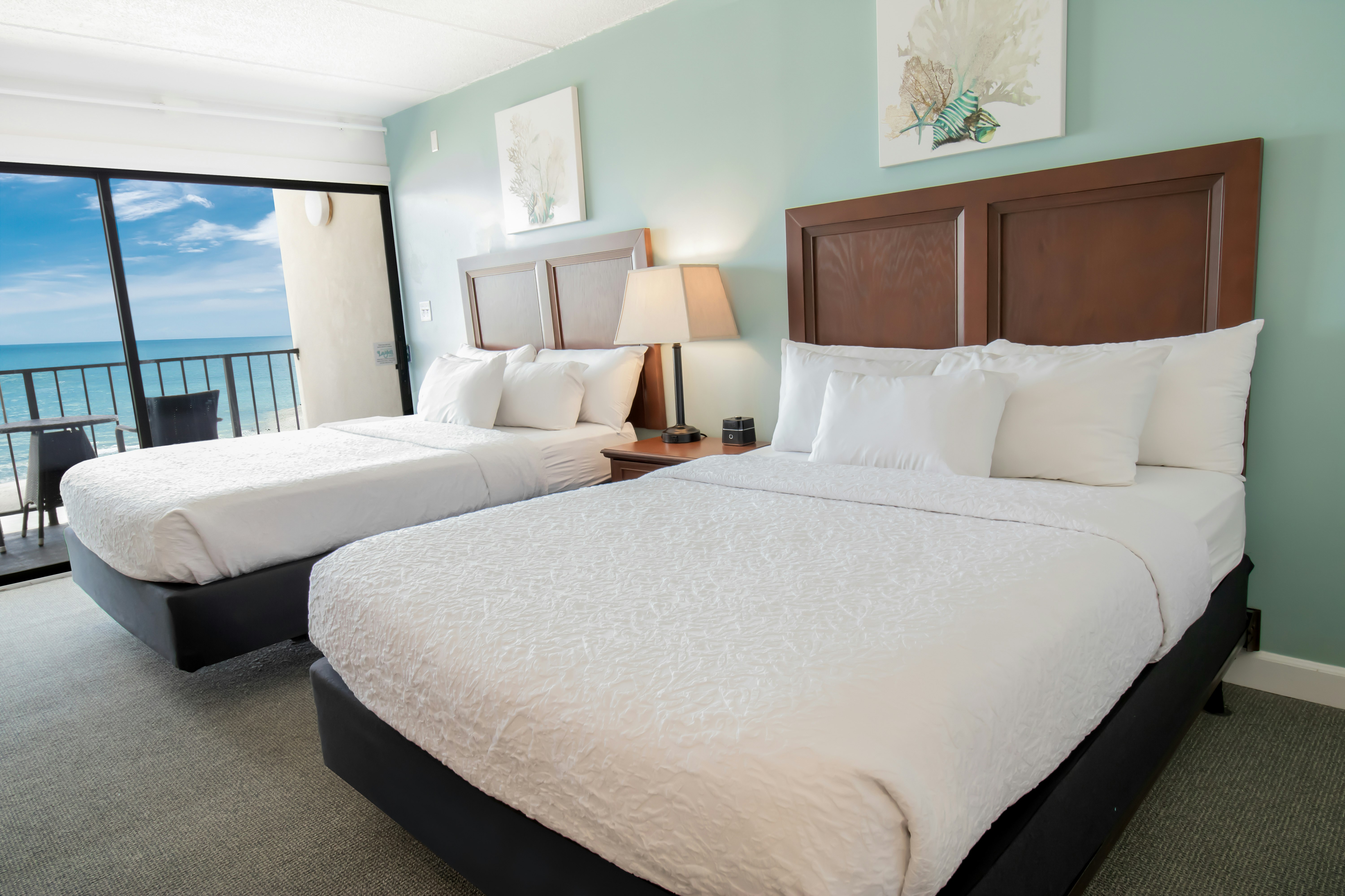The Oceanfront Litchfield Inn 19/75