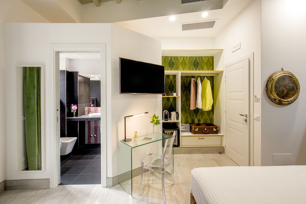 GCF Luxury Suites Guest House 40/70