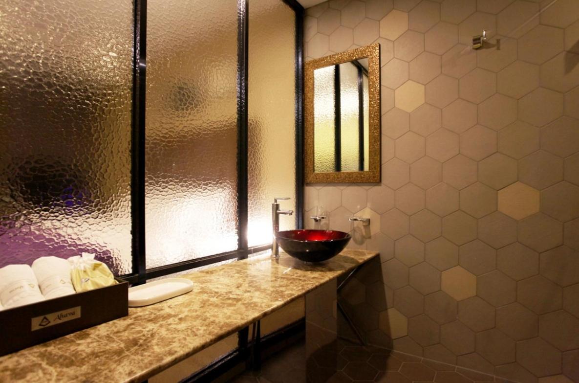 Ahava Hotel 36/39