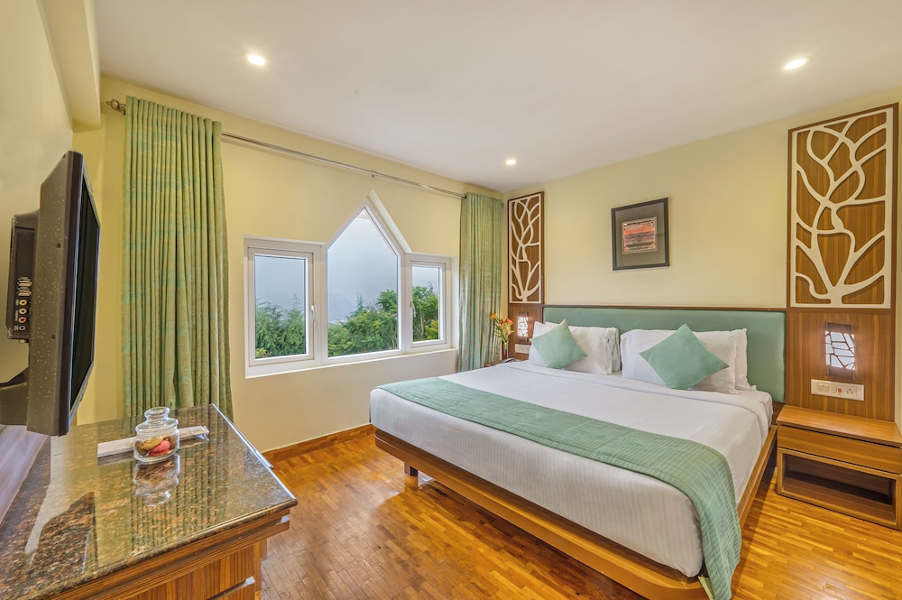 2 BEDROOMS, FAMILY SUITE, BALCONY