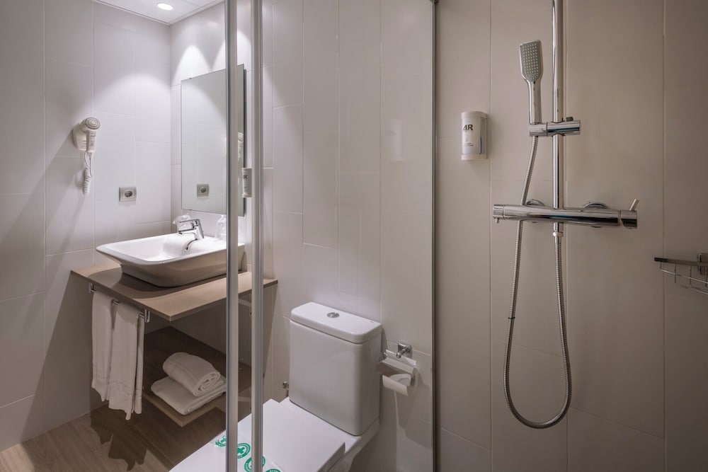 4R Gran Europe Hotel 44/50