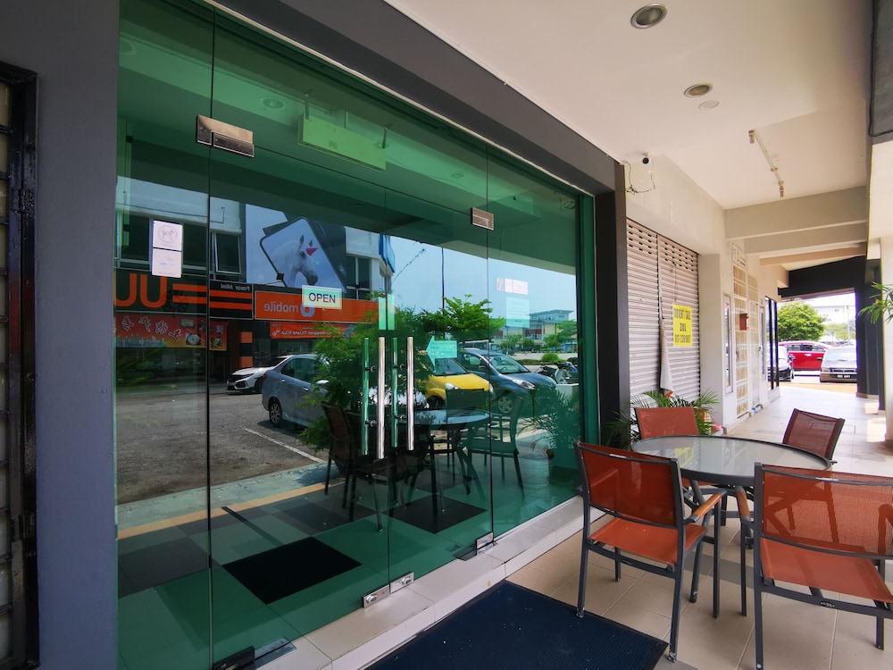 Clover Hotel 26/37