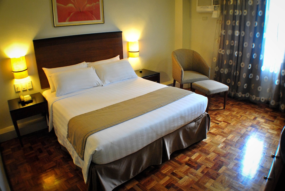 Fersal Hotel Neptune Makati 43/65