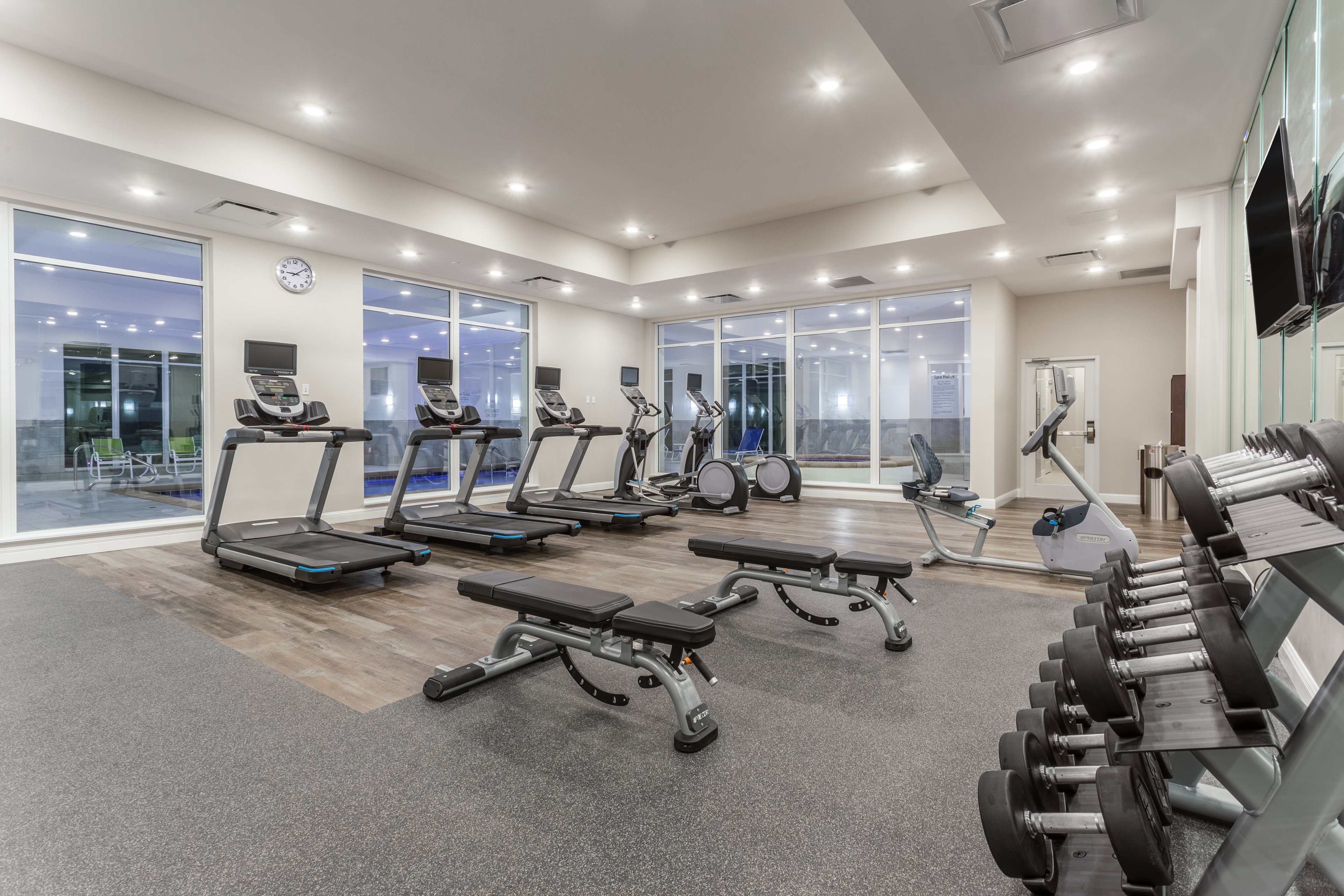 Holiday Inn & Suites Jefferson City 23/42