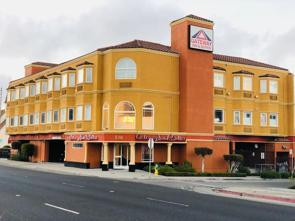 Gateway Inn and Suites Hotel 1/46
