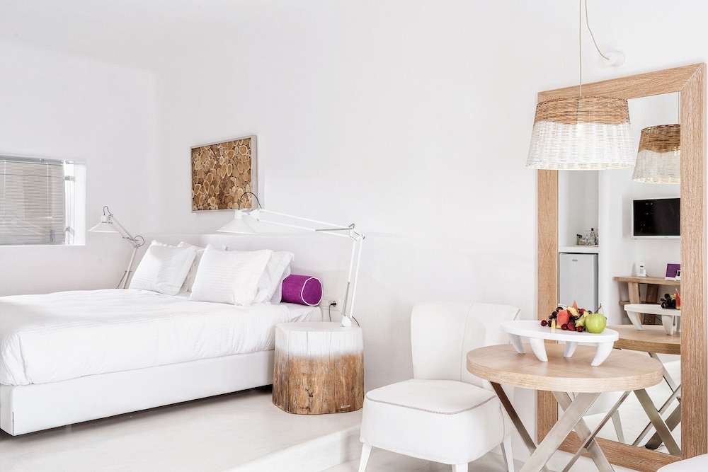 Charisma Suites 20/62