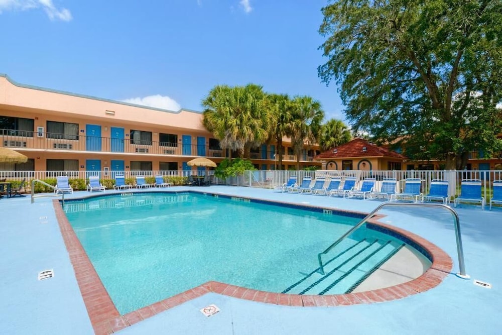 Stayable Suites Kissimmee West photo4