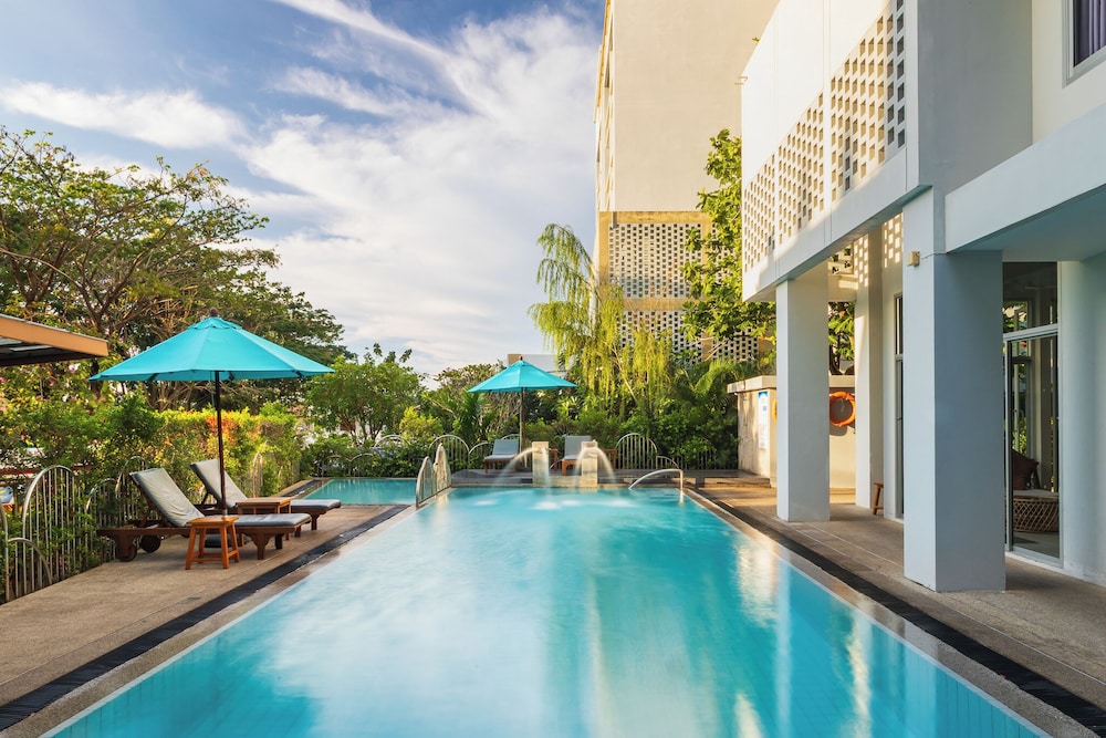 Recenta Phuket Suanluang 43/50