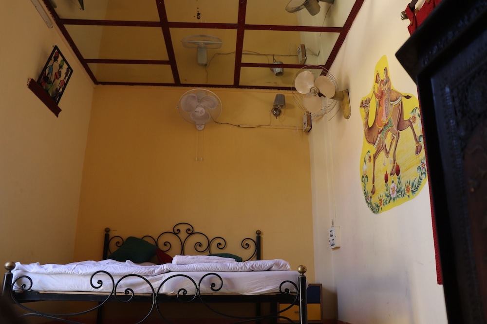 Govind Hotel 15/58