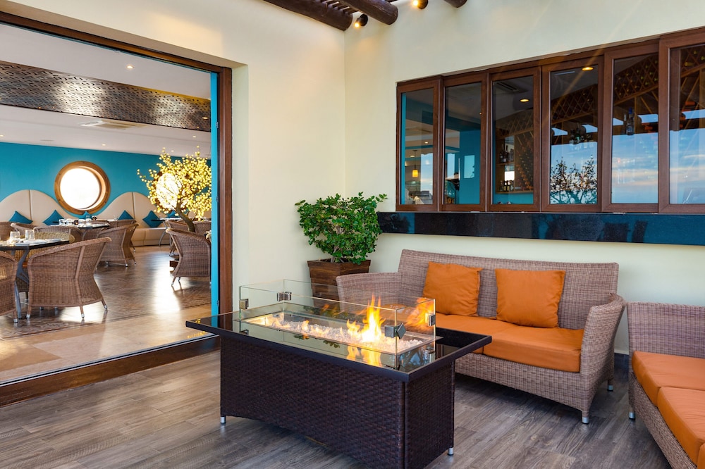 Villa Del Arco Beach Resort And Spa 58/78