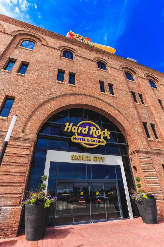 Hard Rock Hotel & Casino Sioux City 1/66