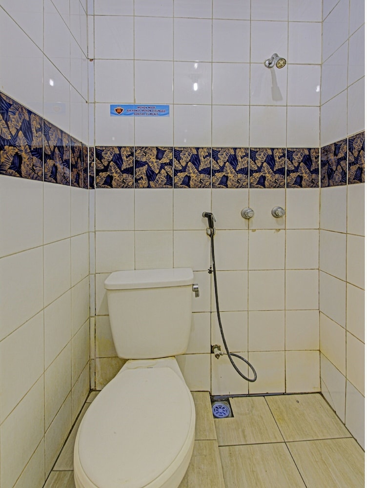 Oyo 3934 Hotel Istana Syariah Ex Istana Pekalongan 48/50