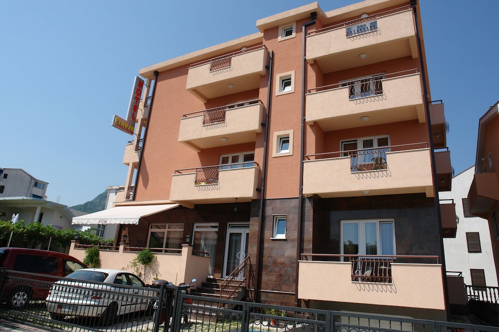 Garni Hotel Fineso 5/50